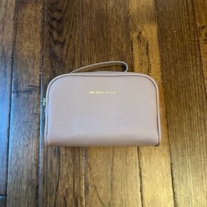 NWOT Michael Kors Blush Light Pink Wristlet Bag